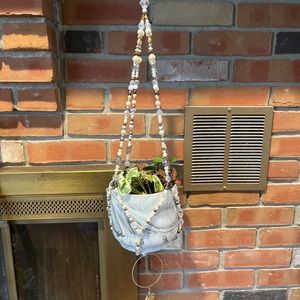 Beaded plant hanger for houseplants